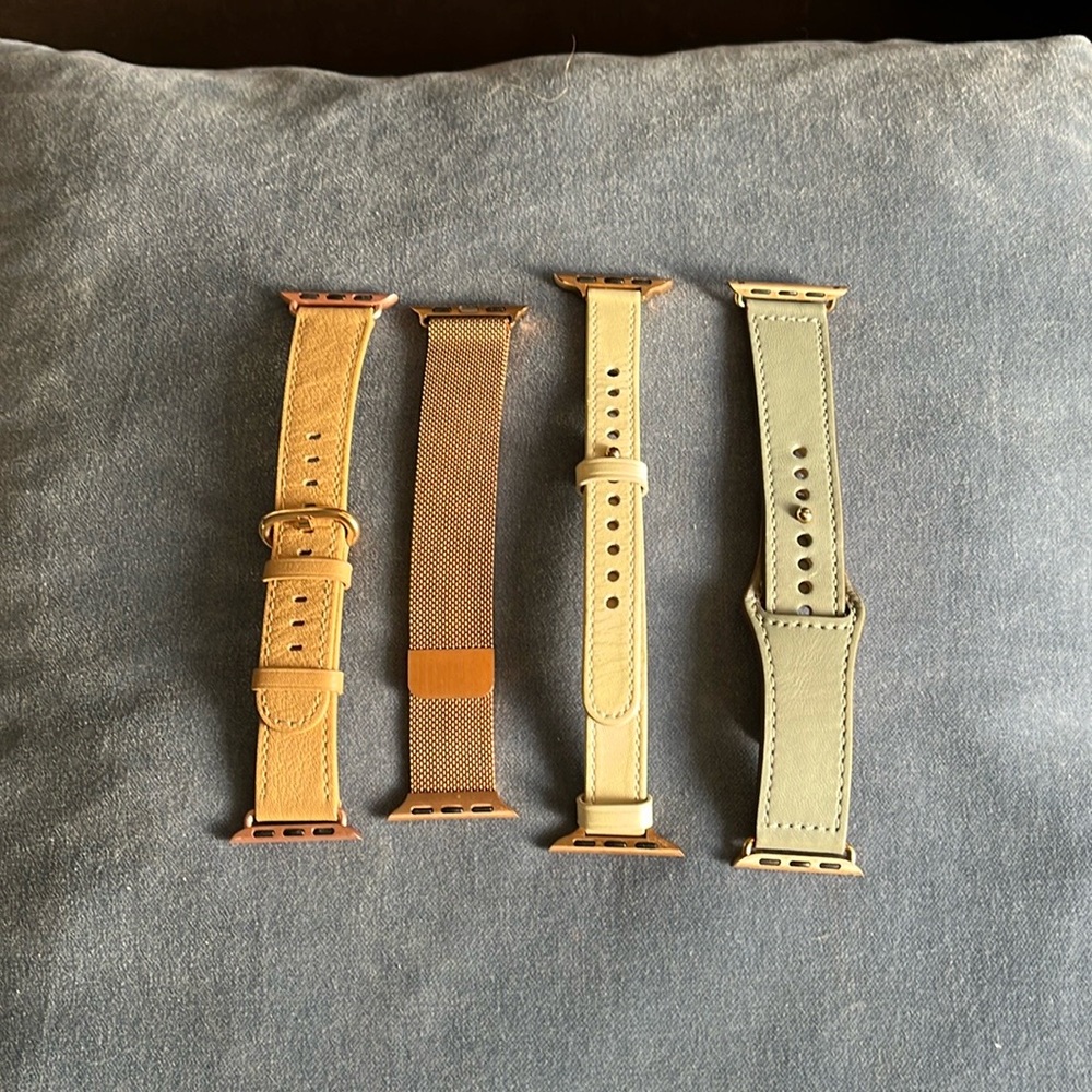 Set of 4 Apple Watch bands for size 38mm/40mm/41mm.